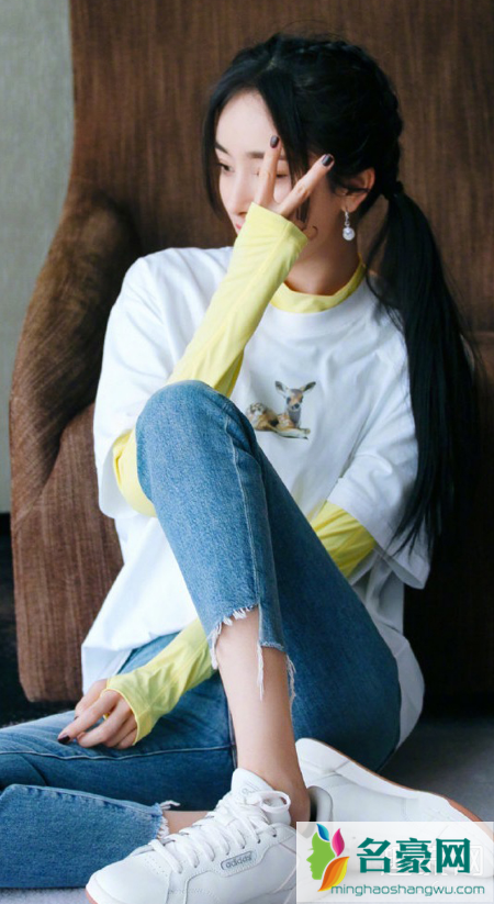 杨幂同款阿迪达斯鞋子 杨幂密室逃脱2鞋子是什么牌子