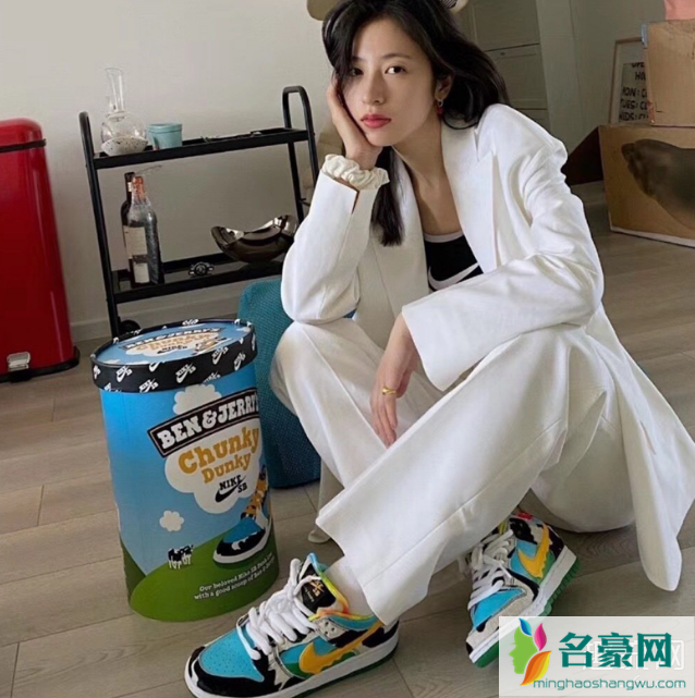 周雨彤同款耐克鞋图片 中国鞋头女明星有哪些