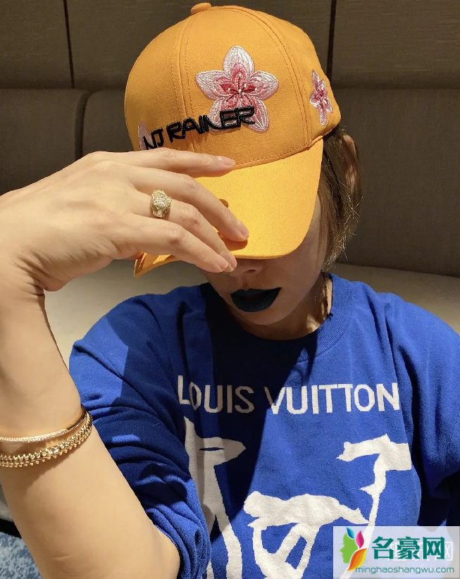 乘风破浪的姐姐宁静穿的是什么鞋子 静静子的鞋子在哪买