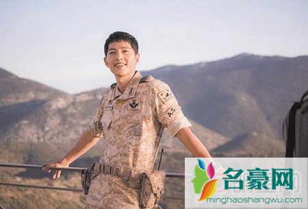 太阳的后裔柳时镇的扮演者宋仲基个人资料简历