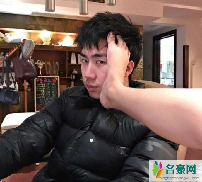 骚男粉丝表示骚男被家暴