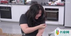 杨天真给自己打针 张雨绮忍泪觉得很心疼她