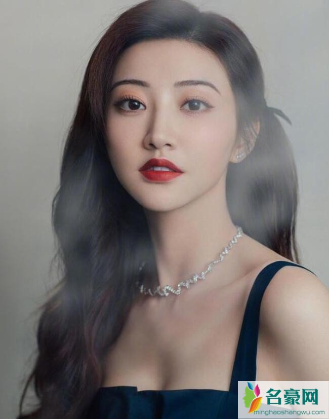 景甜承认整形失败