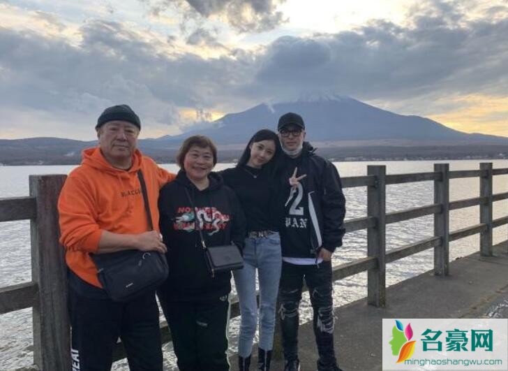 潘玮柏宣布结婚喜讯