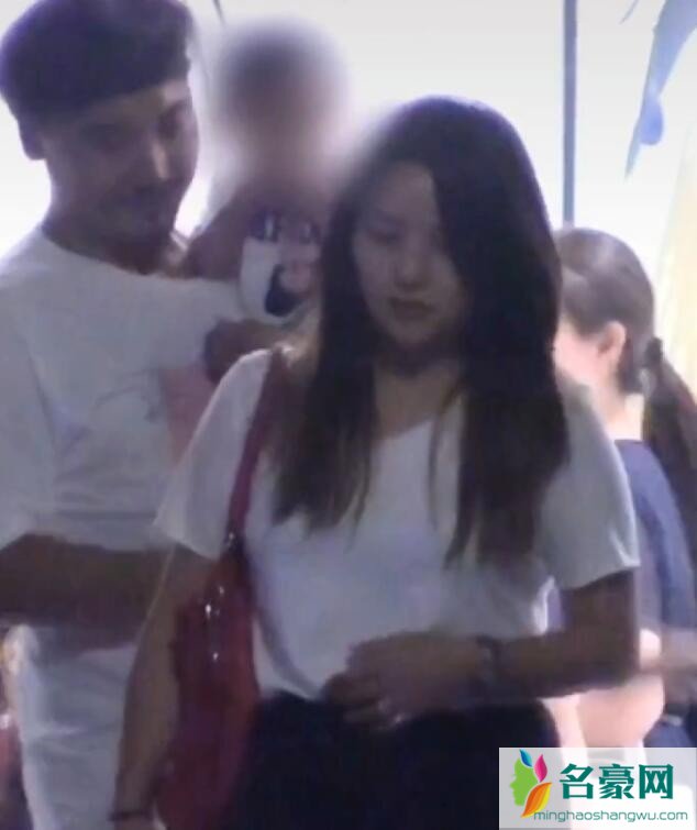 何洁刁磊同框现身