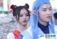 杨超越cos哪吒 扎同款双丸子头还原度超高