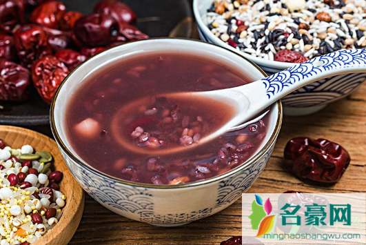 煮腊八粥水开放米还是冷水开始煮2