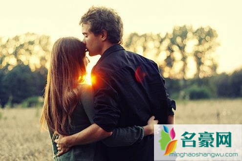 女人只想跟你玩玩的六个表现，很准，很现实！