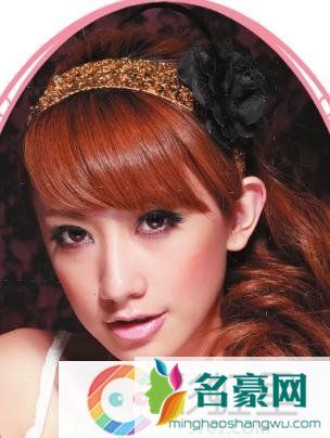 空心卷发型怎么做 立体双层空心卷古典雅致