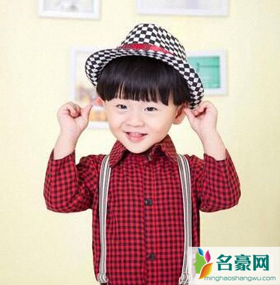 1岁宝宝西瓜头怎么剪？一两岁男宝宝帅气发型西瓜头 3