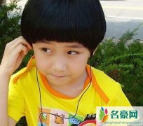 男宝宝西瓜头发型图片 男童超短发刘海西瓜头酷帅