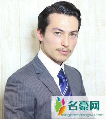 男生露额头短发发型怎么弄好看 男生露额头发型帅气更有魅力6