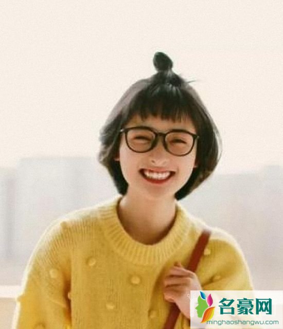 2019年流行减龄短发清纯_超可爱的女生短发发型图片4