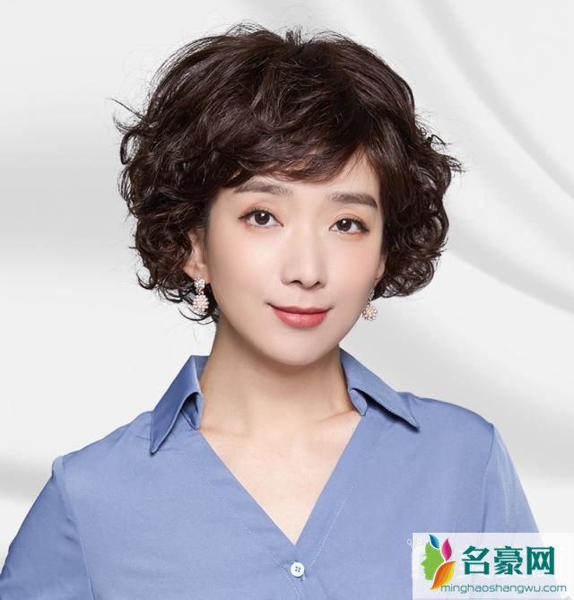 50岁剪什么发型好看 50岁女人短发最新发型好看易打理