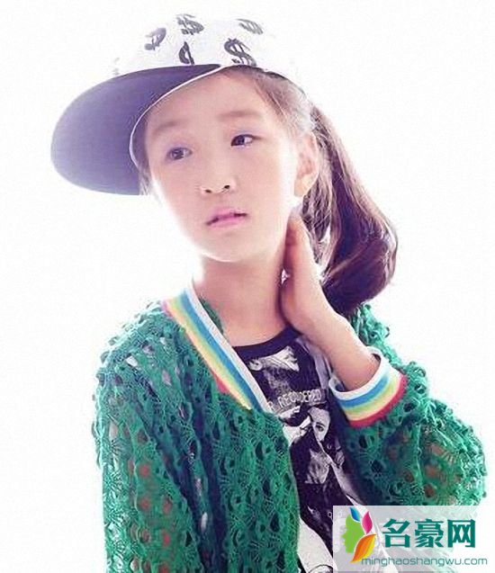 韩式小女孩扎发发型_韩式儿童发型扎发图片1