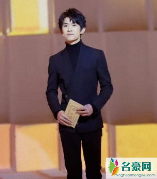 男生短发精神帅气发型_阳光帅气男士撩妹发型图片2