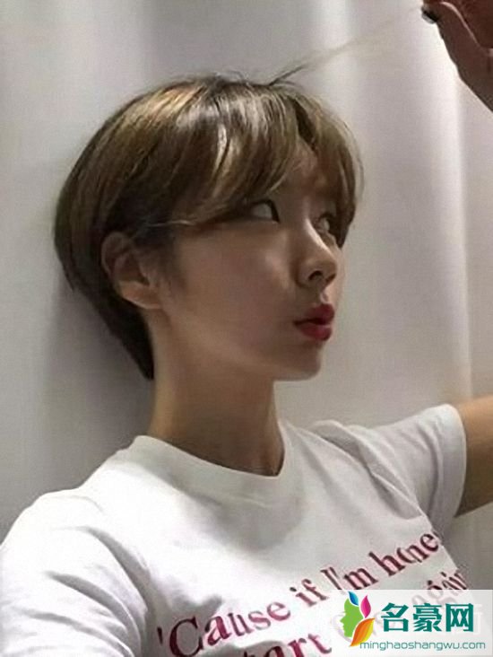2019最美的减龄发型短发：短BOB头