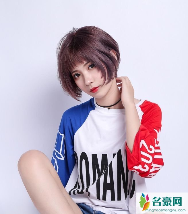 女生什么短发显得脸小_女生显脸小的短发发型推荐1