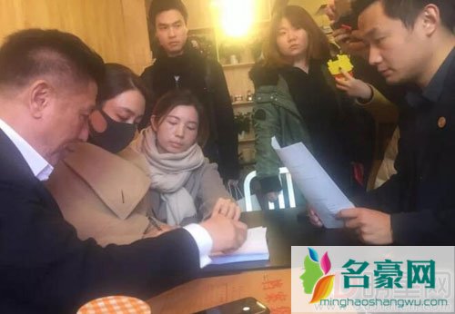 马苏面容严肃现身法院 准备起诉黄毅清诽谤黄毅清或负法律责任