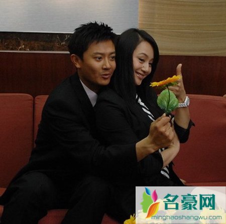 曹颖印小天结婚照 曹颖印小天吻戏床戏