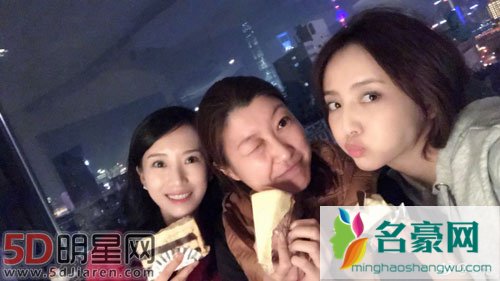 李念平安夜和佟丽娅一起过 她们俩什么时候关系那么好