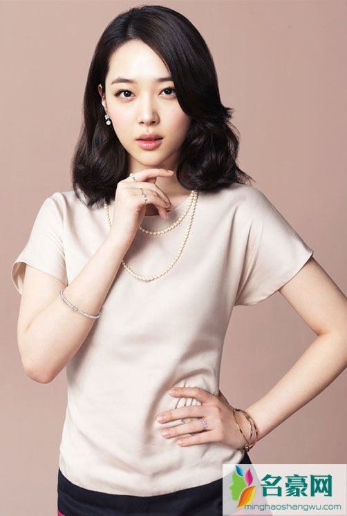 韩国女星崔雪莉资料简介 崔雪莉有多高 