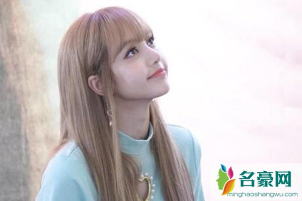 女生都喜欢聊什么话题 女生对什么话题感兴趣 