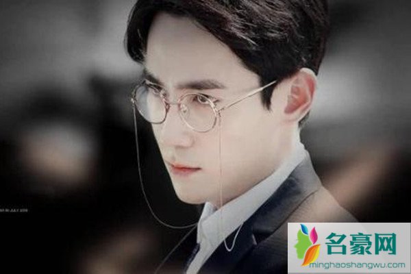 晚上怎样和女生聊天 晚上适合和喜欢的女生聊什么