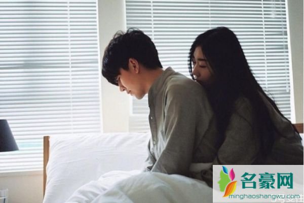 恋爱初期怎么聊天 恋爱初期如何聊天