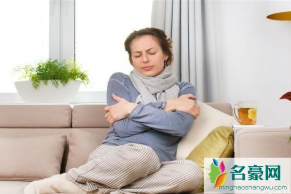 怎么安慰姨妈痛的女友 女友姨妈期脾气暴躁怎么办