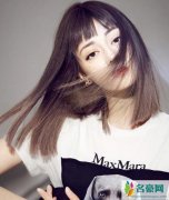 迪丽热巴雀斑妆 化身甜酷美少女战士超有范