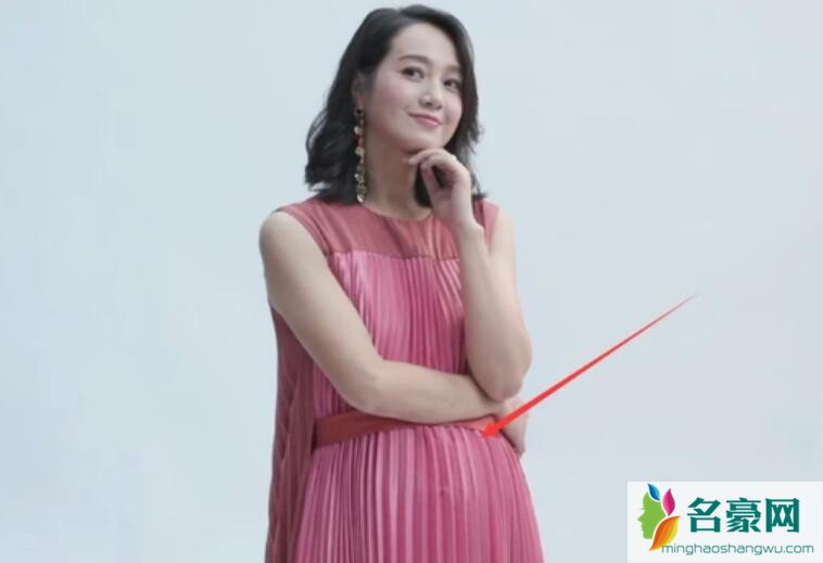 朱丹挺孕肚拍定妆照