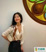 杨采钰晒美照笑容满面 妆容精致打扮时尚超精致