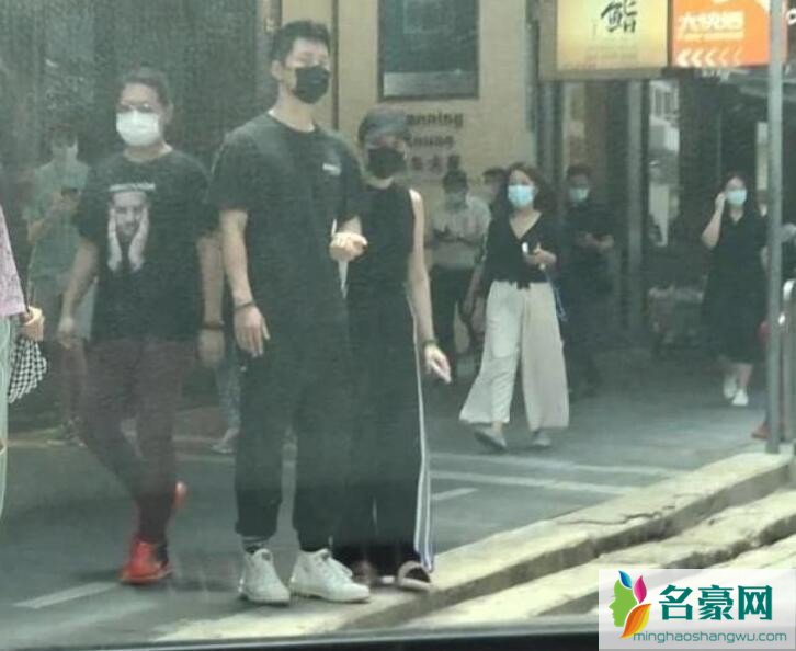 窦骁何超莲同框