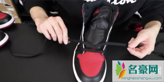 aj1鞋带穿孔顺序 aj1鞋带是从里往外还是从外往里