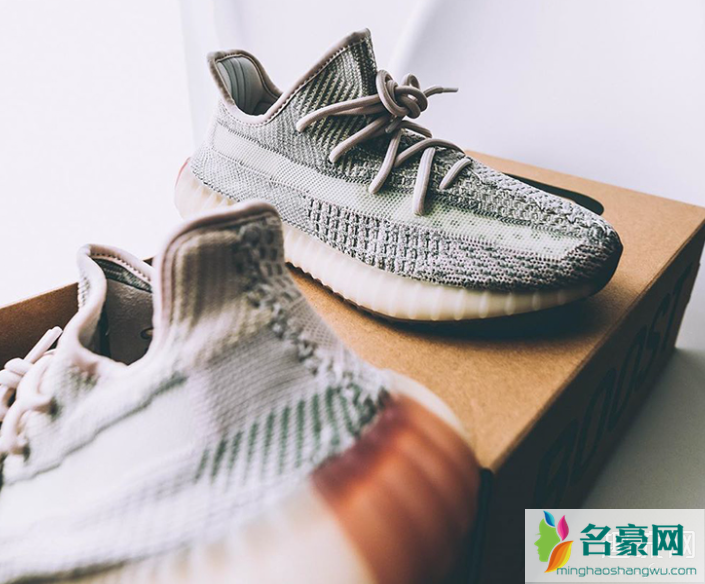 Yeezy“满天星”最多跌价7000 Yeezy黑天使现在售价如何