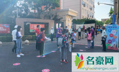 上海中小学寒假离沪要报备吗1