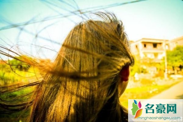 女人爱听男人说什么话 让女朋友更爱你方法
