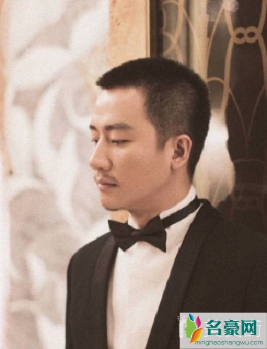名豪网男士帅气发型图片_两边剃光的最帅气发型图片_男士精神短发发型照片2