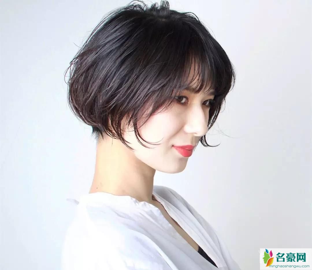 2019短发最新发型女_秋季女生流行的短发发型图片1