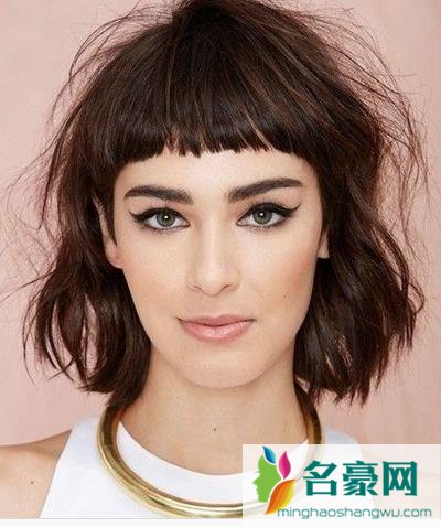 雪莉郭彩洁变身时髦精 只因剪了这款眉上刘
