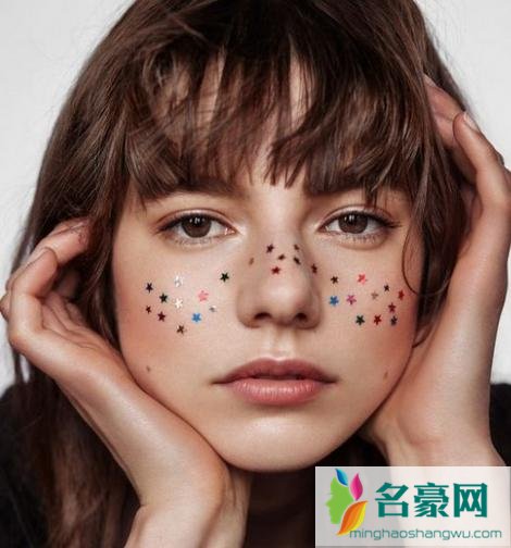 显脸瘦的刘海发型