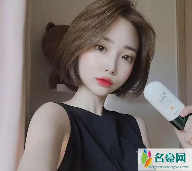 秋季最流行的短发发型图片_秋冬季最新潮短发发型女发型图片6