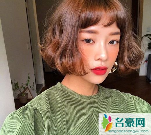 韩式小卷短发发型图片_韩式短发发型女生最新款式4