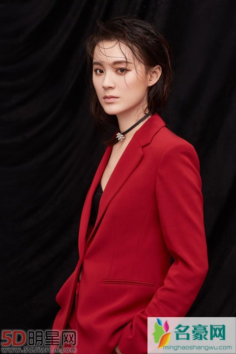 毛林林剧中和小姐搞暧昧 剧外宣布出柜获祝福