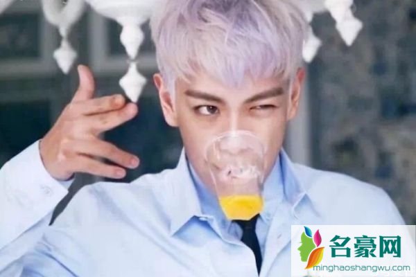 男生想引起你关注的表现 聊天态度看出他喜欢你