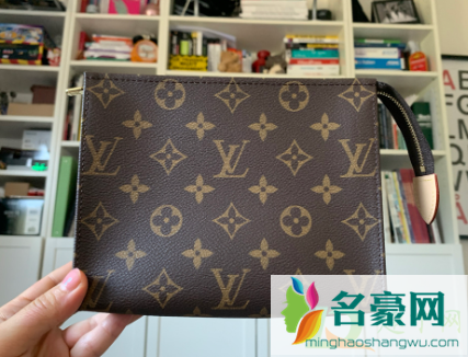 lv洗漱包19还是26好6