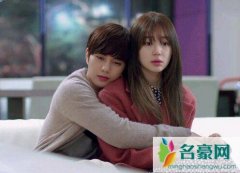 爱一个女人的时候，会有这4种拥抱方式