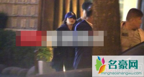 熊乃瑾与神秘男牵手搂腰恋情曝光 对象并非王宝强