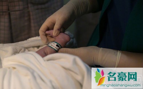 跨国恋高梓淇蔡琳有儿子了 儿子名字很独特